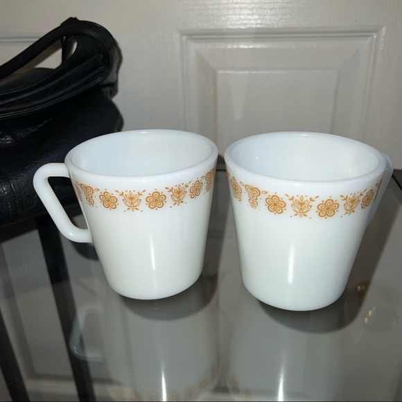 Pair of Pyrex Gold Butterfly Coffee Mugs 🦋☕️ - Picture 9 of 11